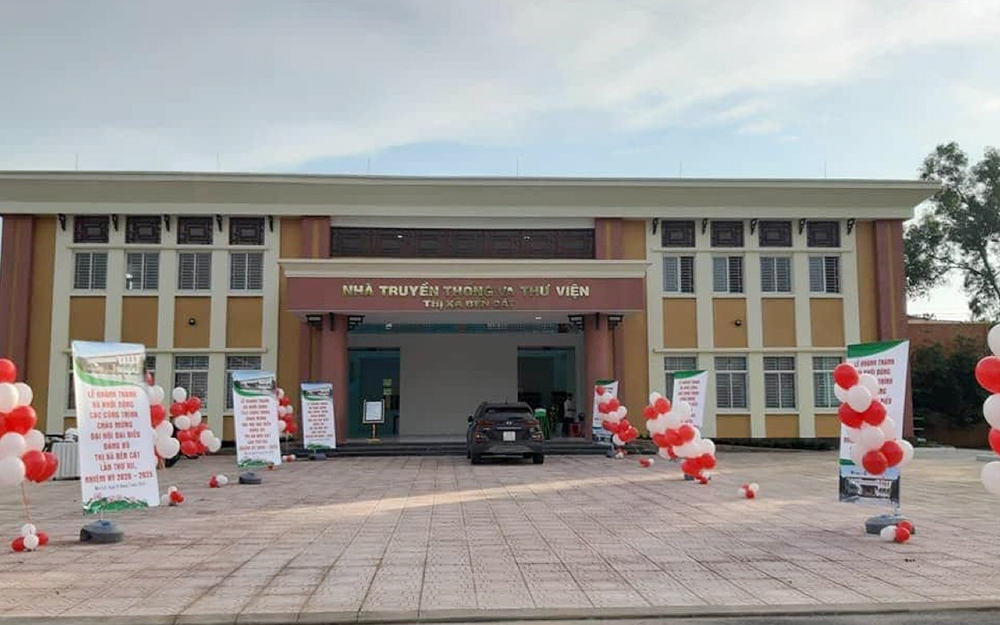 Nhà truyền thống và Thư viện TP. Bến Cát